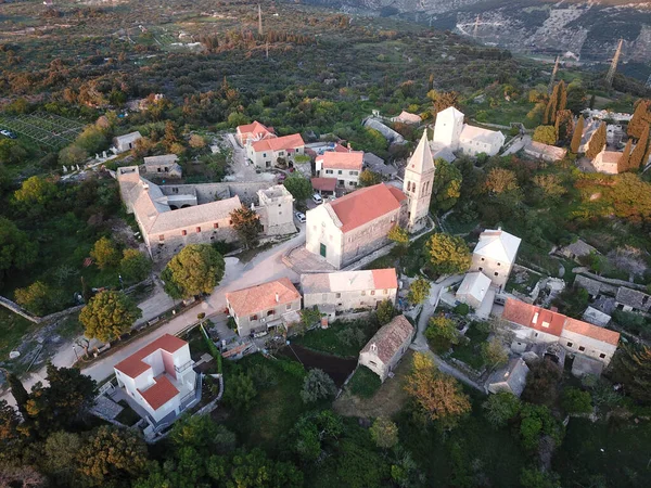 Hırvatistan Brac Adasındaki Eski Skrip Kasabasının Gerçek Manzarası — Stok fotoğraf