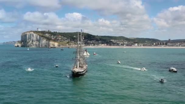 Aerial View Belem French Three Masted Sailing Ship Leaving Port — Stock video