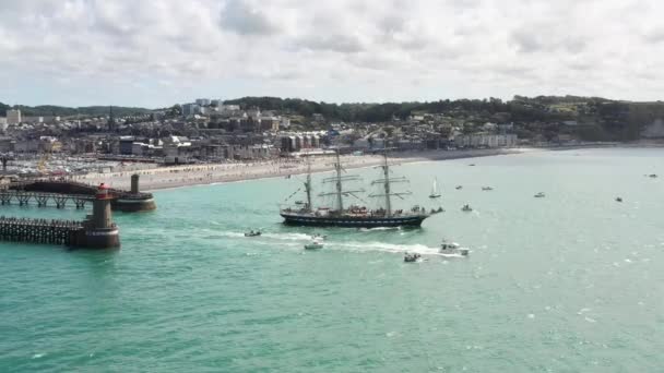 Aerial View Belem French Three Masted Sailing Ship Leaving Port — Stockvideo