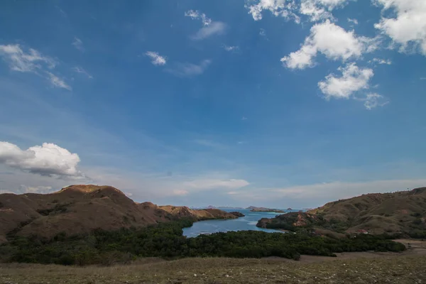 Komodo, Flores, Endonezya 'daki manzara çok güzel.