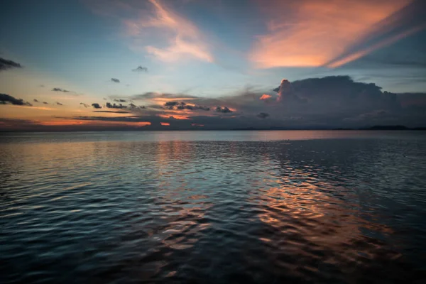 Mabul Adası, Borneo, Malezya 'da güzel gün batımı