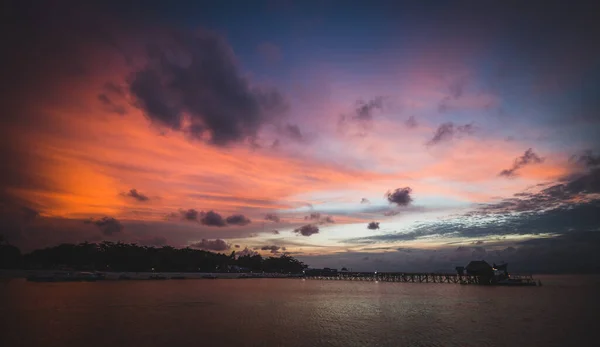 Beautiful Sunset Mabul Island Borneo Malaysia Royaltyfria Stockbilder