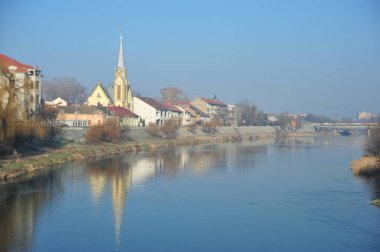 İnanılmaz Romanya - Lugoj 'da kış, nehir kenarlarında kar