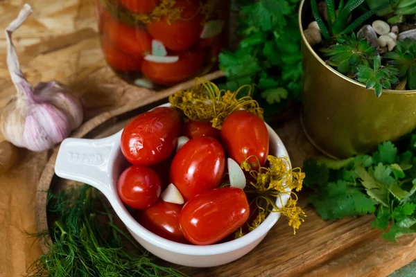 Verdure Scatola Verdure Salamoia Fatte Casa Barattolo Vetro Pomodori Sottaceto — Foto Stock