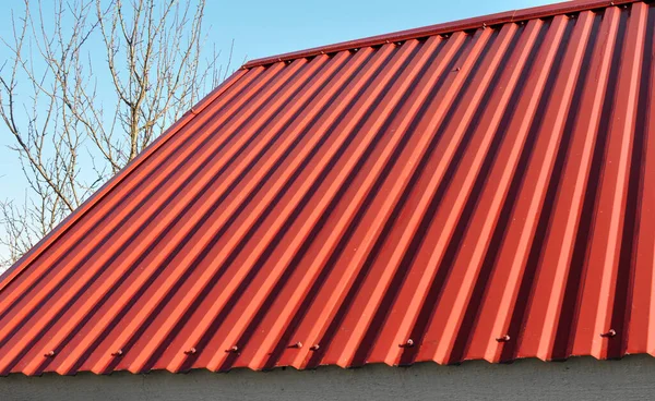 A profiled metal sheet is used to cover the roof