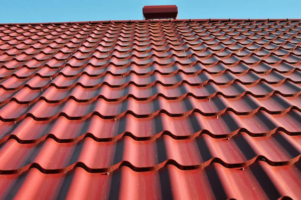 House Roof Which Covered Metal Tiles — Stock Photo, Image