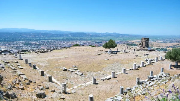 İsrail 'in kuzeyindeki antik Yunan tapınağının kalıntıları.