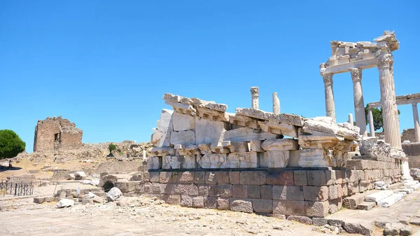 Antik ephesus şehrinin kalıntıları, hindi.