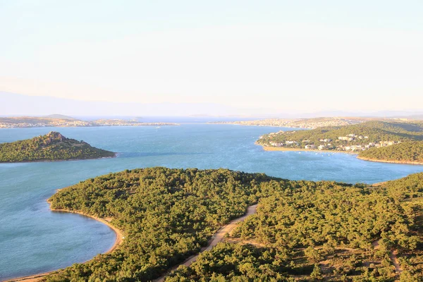 İsrail 'in kuzeyindeki Akdeniz adasının havadan görünüşü.