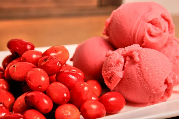 Helado Tazón Sobre Fondo Blanco —  Fotos de Stock