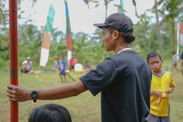 Blitar Endonezya Eylül 2022 Siyah Şapkalı Gömlekli Bir Adamın Bir — Stok fotoğraf