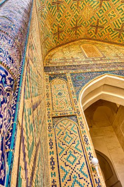 Kalon Mosque in detail 