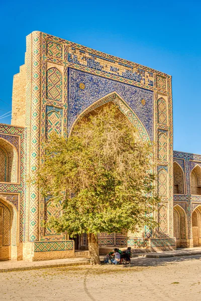 Бухара Узбекистан Жовтень 2019 Qosh Madrasah Сонячній Погоді — стокове фото