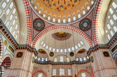 İSTANBUL, TURKEY - 22 Temmuz 2019: İstanbul, Türkiye 'deki Süleyman Camii' nin İçi