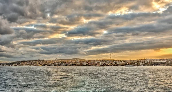 Ηλιοβασίλεμα Στον Βόσπορο Ιστανμπούλ Τουρκία — Φωτογραφία Αρχείου