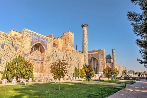 Samarkand Uzbekistan October 2019 Ulugbek Madrasah Sunny Weather — Zdjęcie stockowe