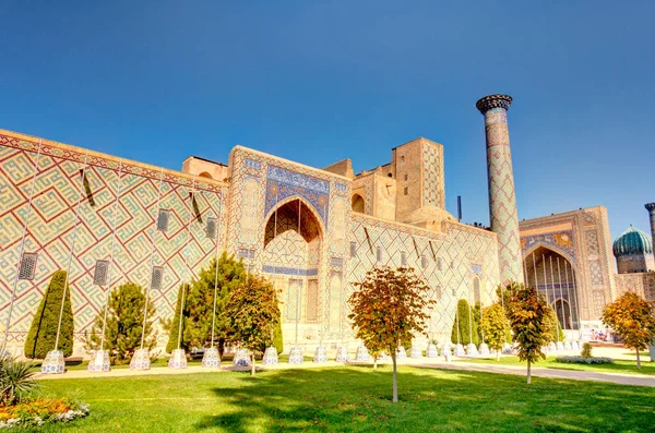 Samarkand Uzbekistan October 2019 Ulugbek Madrasah Sunny Weather — стокове фото