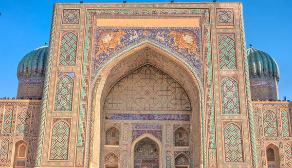 Samarkand Uzbekistan October 2019 Tillya Kori Madrasah Sunny Weather — Foto de Stock