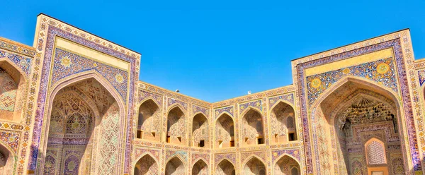 Samarkand Uzbekistan October 2019 Tillya Kori Madrasah Sunny Weather — Foto de Stock