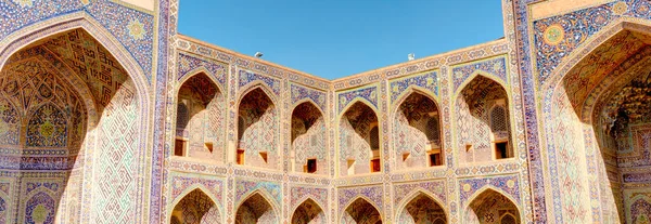 Samarkand Uzbekistan October 2019 Tillya Kori Madrasah Sunny Weather — Stok fotoğraf