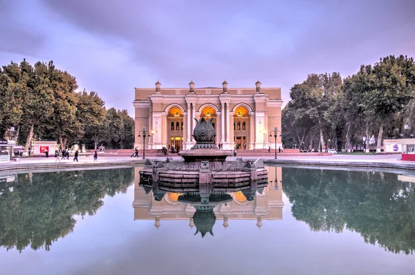 Tashkent Uzbekistan October 2019 National Opera Autumn — Stok fotoğraf