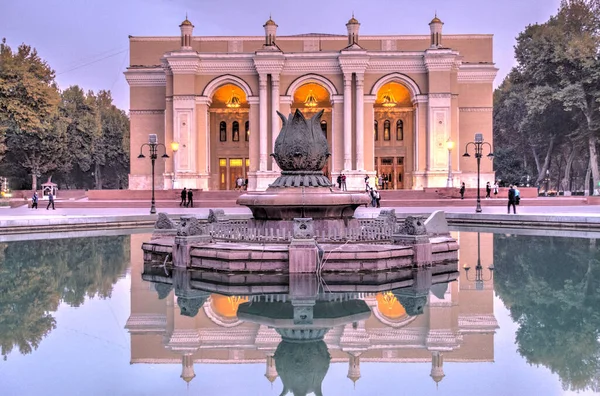 Tashkent Uzbekistan October 2019 National Opera Autumn — Stock Photo, Image