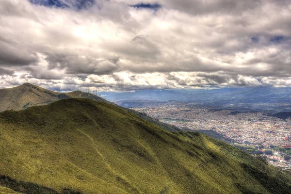 Quito Ecuador Aerial Moutains View City — Foto de Stock