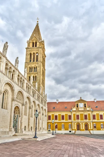 Pecs Hungary March 2017 Historical Center Cloudy Weather Hdr — 图库照片