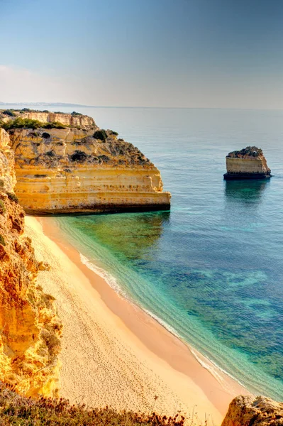 Вид Пляж Маринья Португалия — стоковое фото