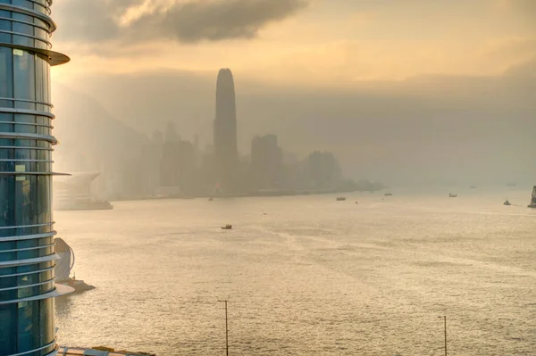 Hong Kong February 2018 View Hong Kong Harbour Cloudy Weather — Zdjęcie stockowe