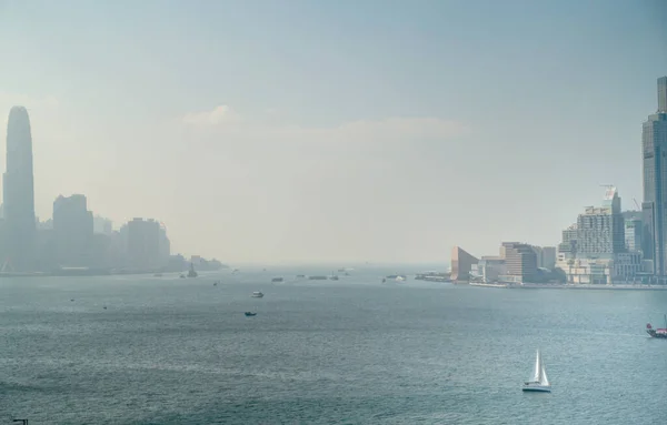 Hong Kong February 2018 View Hong Kong Harbour Cloudy Weather — Zdjęcie stockowe