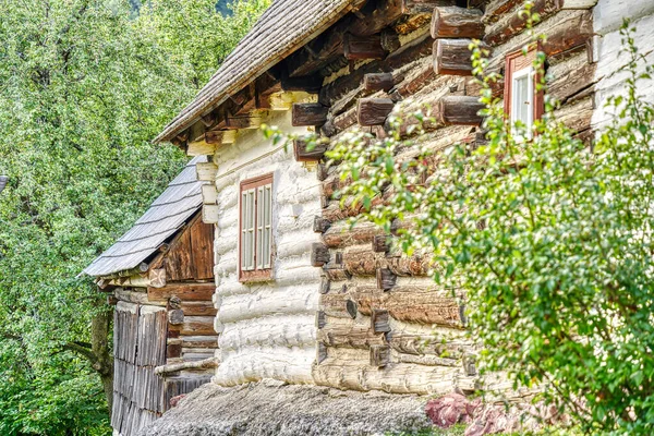 Cabañas Blancas Madera Hermoso Pueblo Tradicional Vlkolinec Eslovaquia Europa Del — Foto de Stock