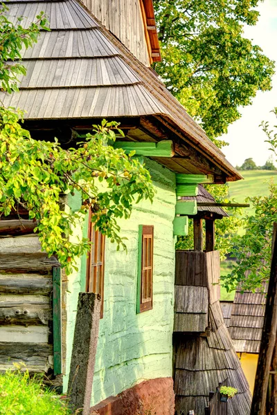 Cabanas Brancas Madeira Bela Aldeia Tradicional Vlkolinec Eslováquia Europa Oriental — Fotografia de Stock