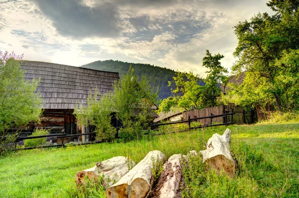 Cabanes Blanches Bois Dans Beau Village Traditionnel Vlkolinec Slovaquie Europe — Photo
