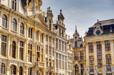 Brüksel, Belçika - Temmuz 2014: Güneşli havada tarihi merkez