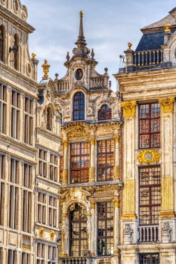 Brüksel, Belçika - Temmuz 2014: Güneşli havada tarihi merkez