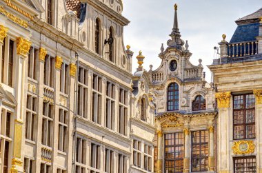 Brüksel, Belçika - Temmuz 2014: Güneşli havada tarihi merkez