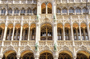 Brüksel, Belçika - Temmuz 2014: Güneşli havada tarihi merkez