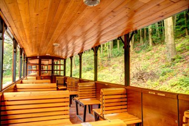 Lillafred, Macaristan - Ağustos 2022: Yaz mevsiminde resim gölü tatil beldesi