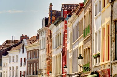 Brüksel, Belçika - Mayıs 2022: Güneşli havada tarihi merkez, HDR Görüntü