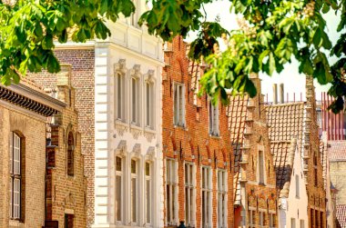 Brüksel, Belçika - Mayıs 2022: Güneşli havada tarihi merkez, HDR Görüntü