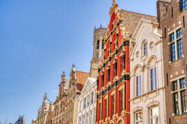 Brüksel, Belçika - Mayıs 2022: Güneşli havada tarihi merkez, HDR Görüntü