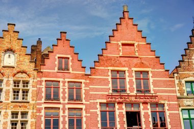 Brüksel, Belçika - Mayıs 2022: Güneşli havada tarihi merkez, HDR Görüntü