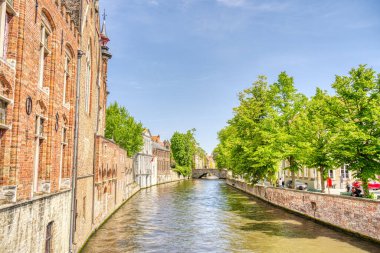 Brüksel, Belçika - Mayıs 2022: Güneşli havada tarihi merkez, HDR Görüntü