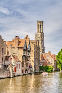 Brüksel, Belçika - Mayıs 2022: Güneşli havada tarihi merkez, HDR Görüntü