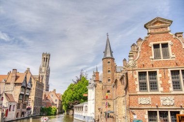 Brüksel, Belçika - Mayıs 2022: Güneşli havada tarihi merkez, HDR Görüntü