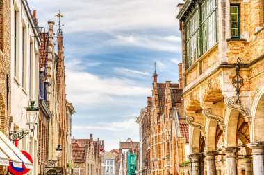 Brüksel, Belçika - Mayıs 2022: Güneşli havada tarihi merkez, HDR Görüntü