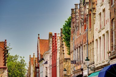 Brüksel, Belçika - Mayıs 2022: Güneşli havada tarihi merkez, HDR Görüntü