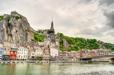 Dinant şehir manzarası, Belçika, Walloon Bölgesi, Meuse Nehri 