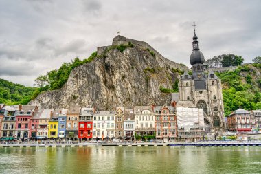 Dinant şehir manzarası, Belçika, Walloon Bölgesi, Meuse Nehri 